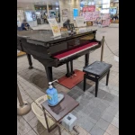 瓦町駅（ストリートピアノ）