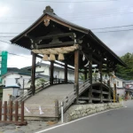 諏訪大社下社春宮 下馬橋（一風変わった橋）