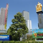 織田信長（岐阜駅前）「黄金の信長像」（戦国時代の武将像コレクション）