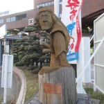 雑賀孫市（木像）（和歌山市駅前）（戦国時代の武将像コレクション）