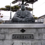 武田信玄（塩山駅前）（戦国時代の武将像コレクション）
