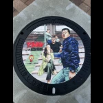 日本トーターブッキースタジアム岸和田（「ザ・ファブル」×KISHIWADA デザインマンホール蓋（岸和田市））